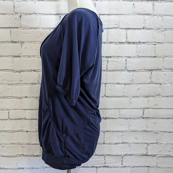 3/$25 WILFRED Aritzia Casual Athletic Shirt - Picture 3 of 11